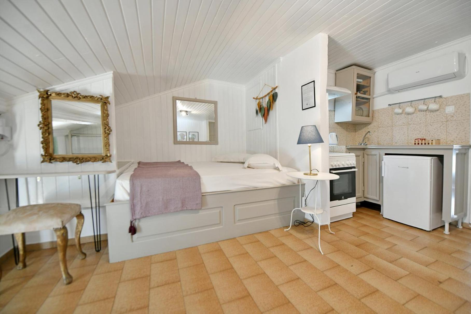 Athina Guesthouse 伊兹拉 外观 照片