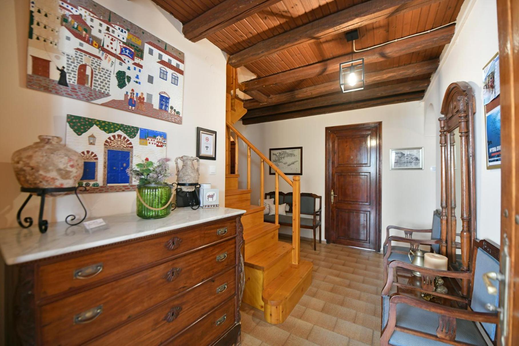 Athina Guesthouse 伊兹拉 外观 照片