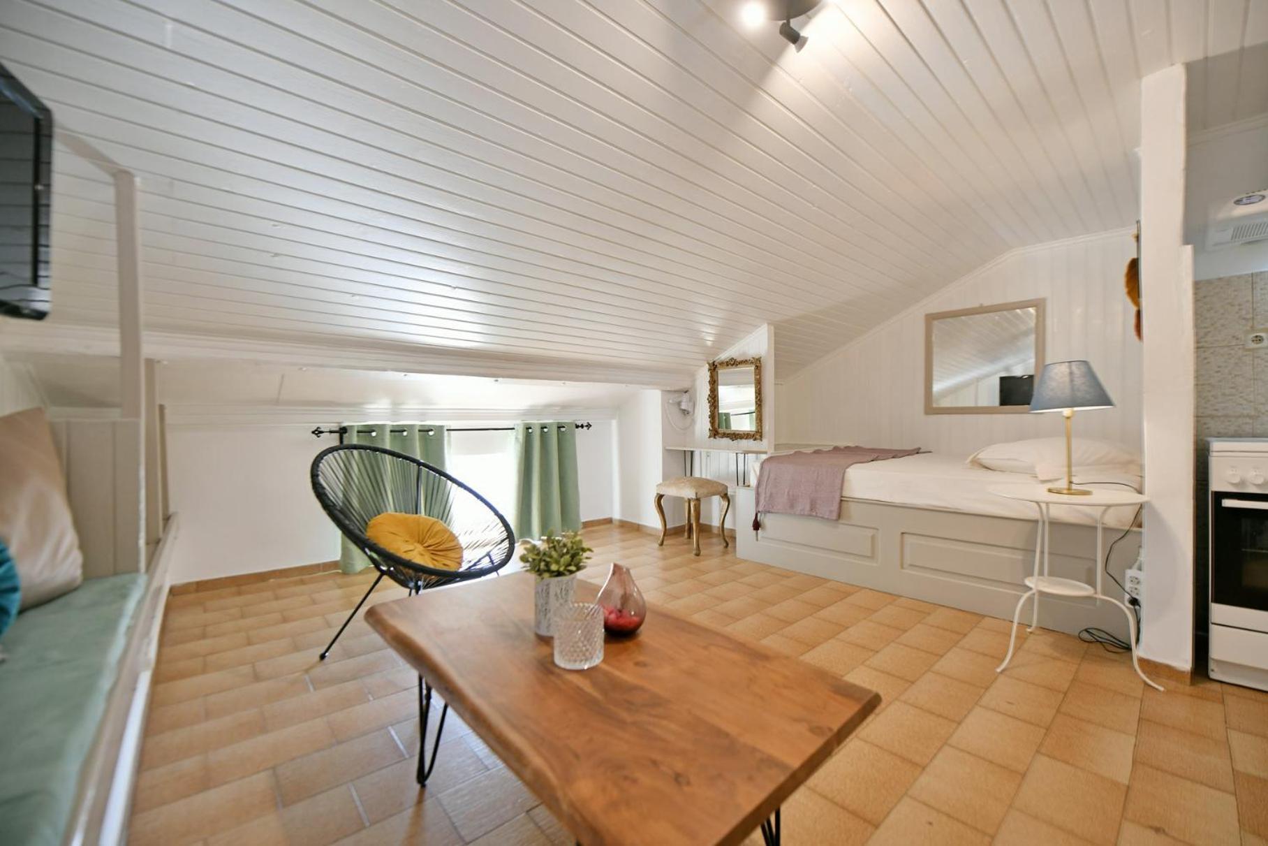 Athina Guesthouse 伊兹拉 外观 照片