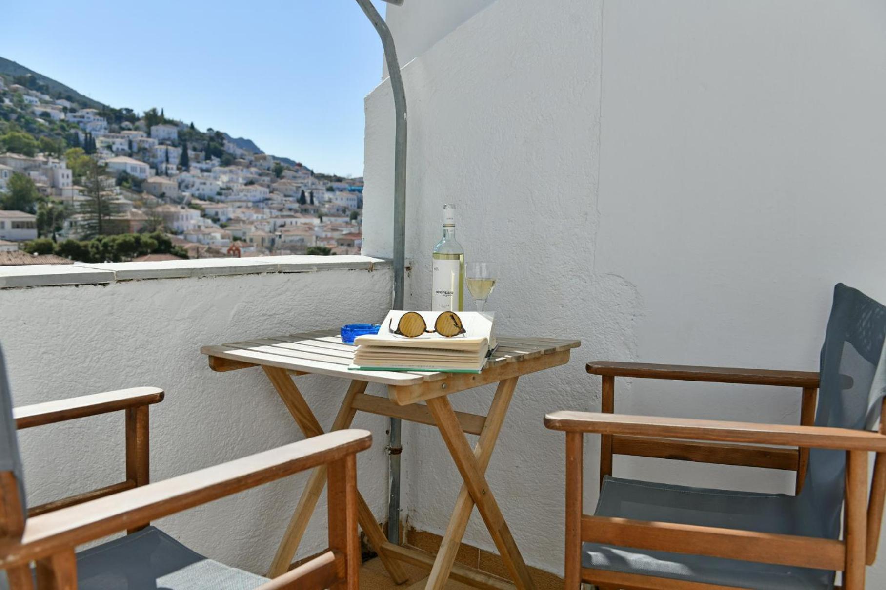 Athina Guesthouse 伊兹拉 外观 照片
