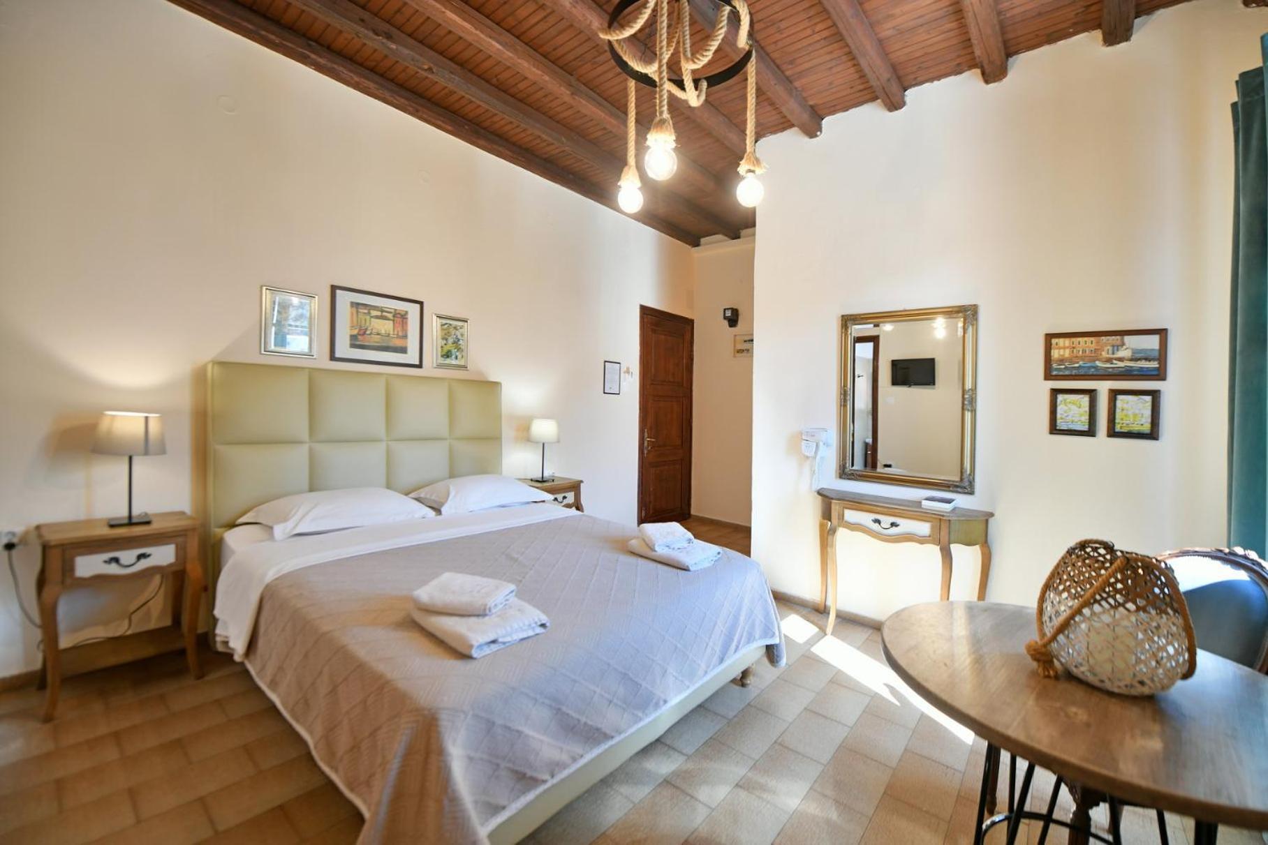 Athina Guesthouse 伊兹拉 外观 照片